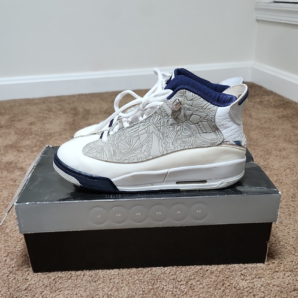 Jordan High-Tops in White and Dark Blue